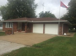 110 S Pine St, Irving, IL 62051