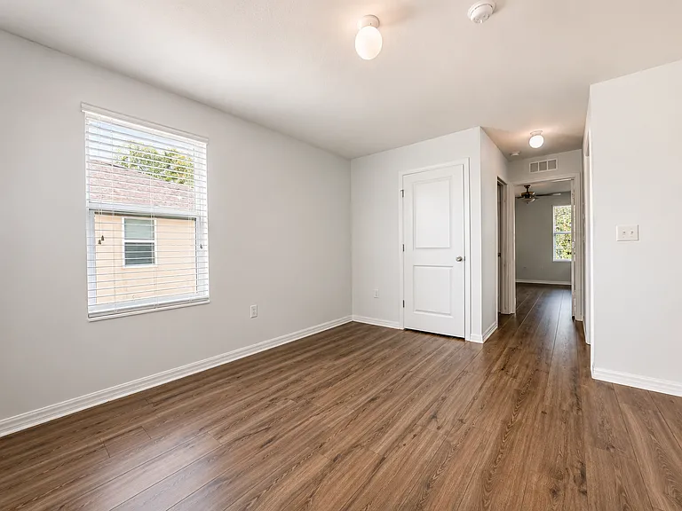 1016 Ashentree Dr — Photo 8