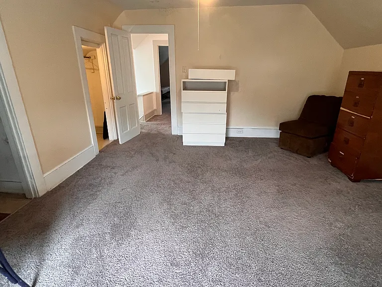5859 Hobart St #2 — Photo 40
