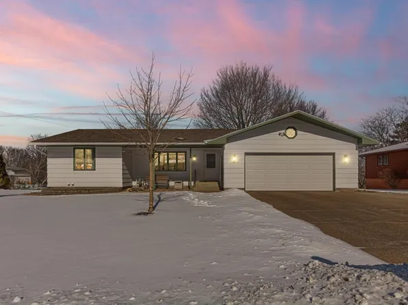 1424 Wellington Cres, Faribault, MN 55021