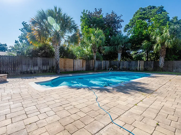 651 Powell Dr NE — Photo 55