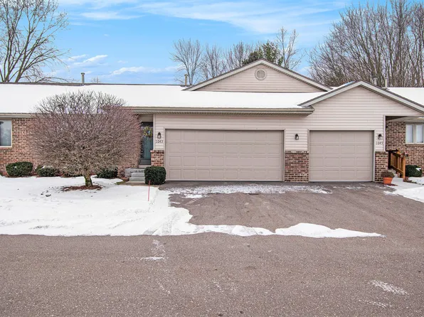 1043 Ironwood Cir NW, Grand Rapids, MI 49534