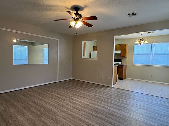 2nd image of 2514 SW B Ave APT A