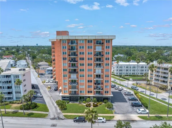 1120 N Shore Dr NE Unit 201, Saint Petersburg, FL 33701