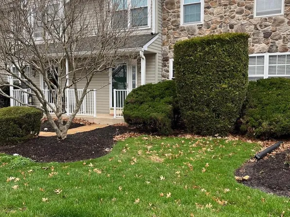 830 Amber Ln, West Chester, PA 19382
