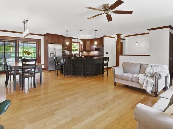 43 Gerrard Ave, East Longmeadow, MA 01028