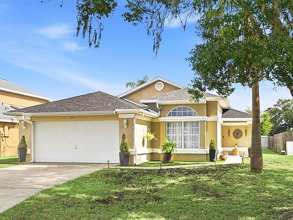 3rd image of 154 Hidden Springs Cir