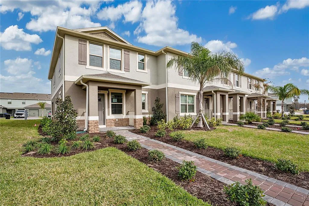 3 bed, 2.5 bath, 1814 sqft, $2,699 — Photo 2