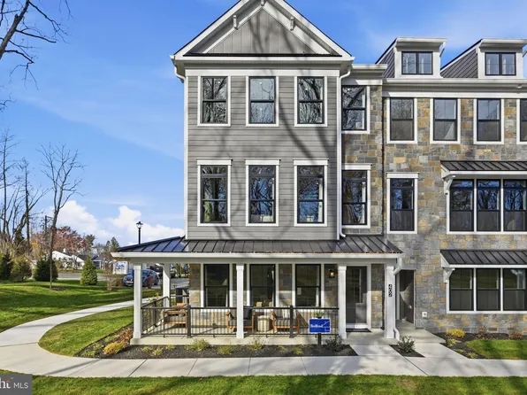 402 Pennybrook Court Redford, Flourtown, PA 19031