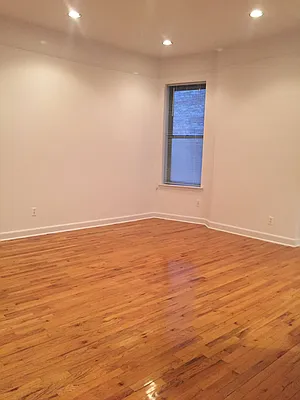 Rented by Metropolis Real Estate of Manhattan | media 32