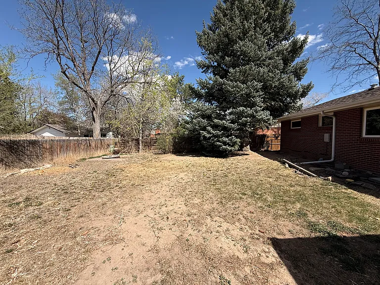 1916 Springfield Dr — Photo 24
