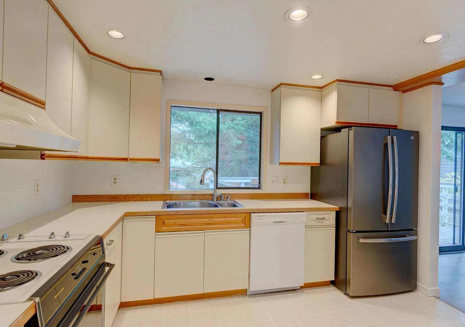 3 Bed 3 Bath Home — Photo 2