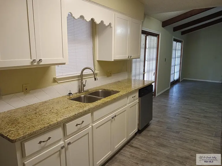 2821 Lotus Dr — Photo 5