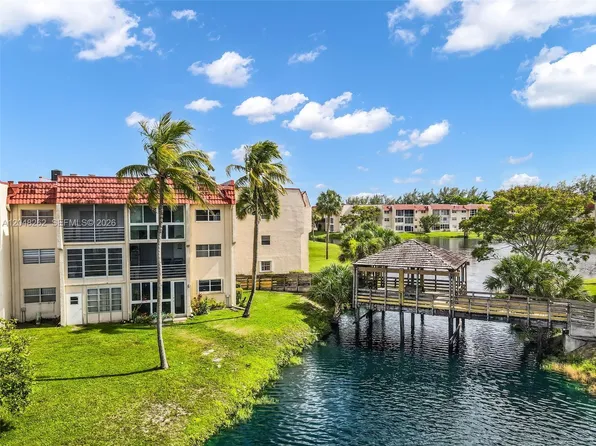 2851 E Sunrise Lakes Dr #106, Fort Lauderdale, FL 33322