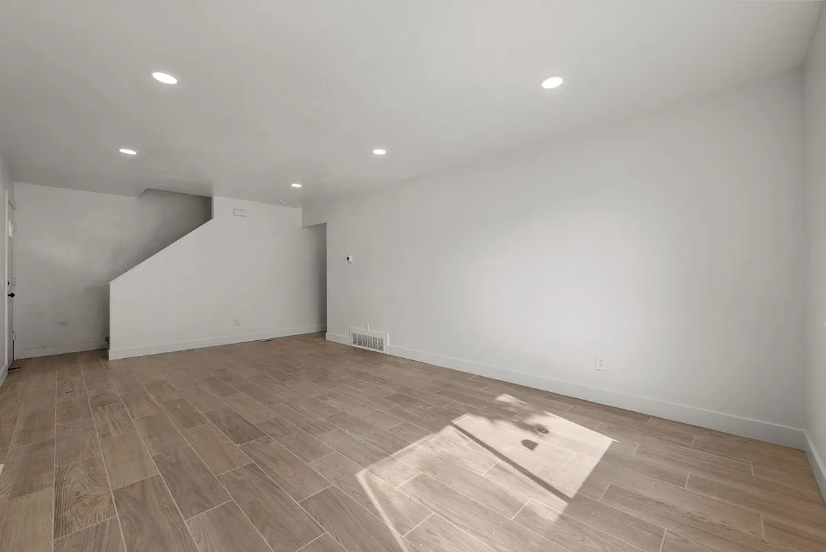 4 bed, 2.5 bath, 2040 sqft, $2,800 — Photo 4