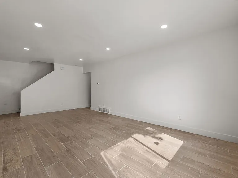 509 S Mansfield Ave — Photo 4