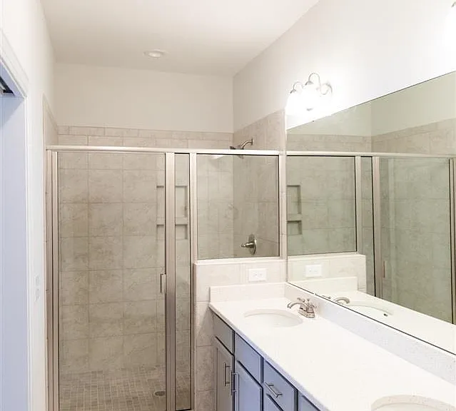 517 Gathering Park Cir — Photo 45