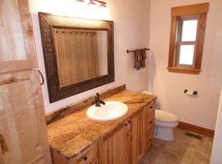 360 Oak Park Ln, Wamic, OR
