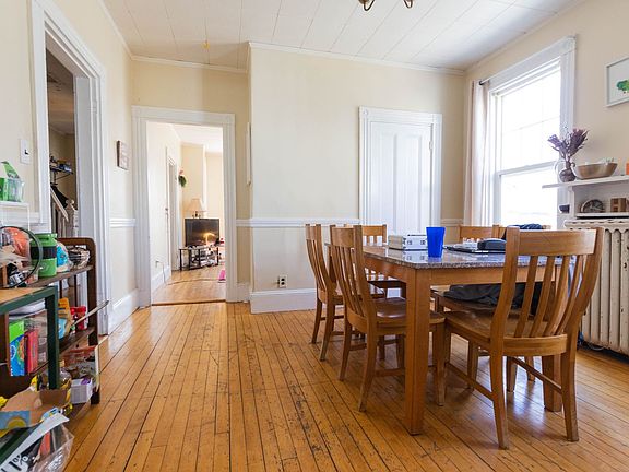 3rd image of 17 Bennett St