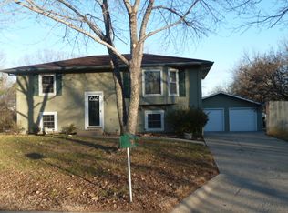 1504 Lilac Ln, Wamego, KS 66547