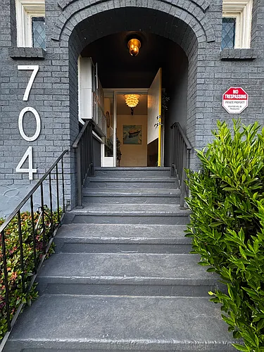 704 12th St #9 Photo 1