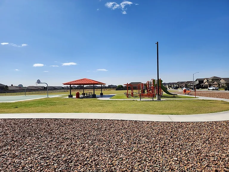 2304 Boise Dr — Photo 2