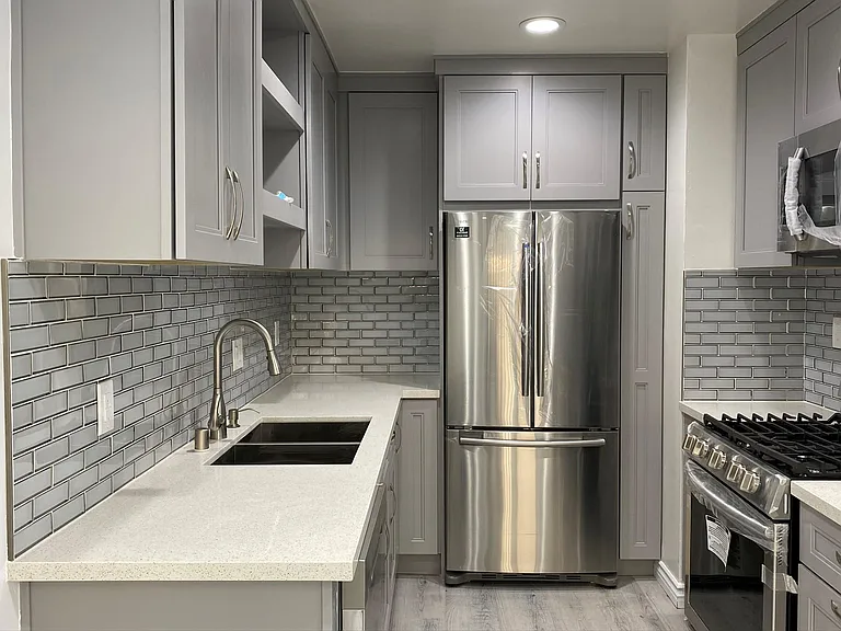 513 Avenue G #G — Photo 1
