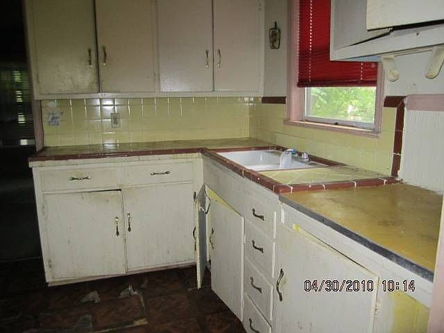 2nd image of 241 4th Ave