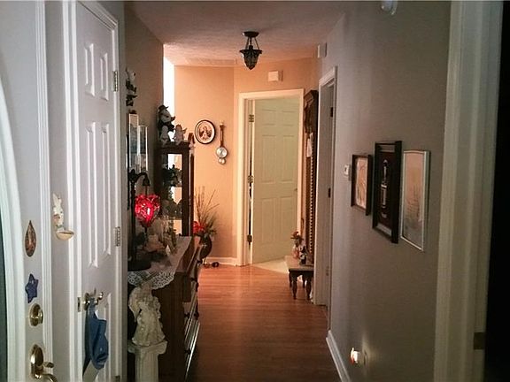 5th image of 3906 Gray Pond Ct #0