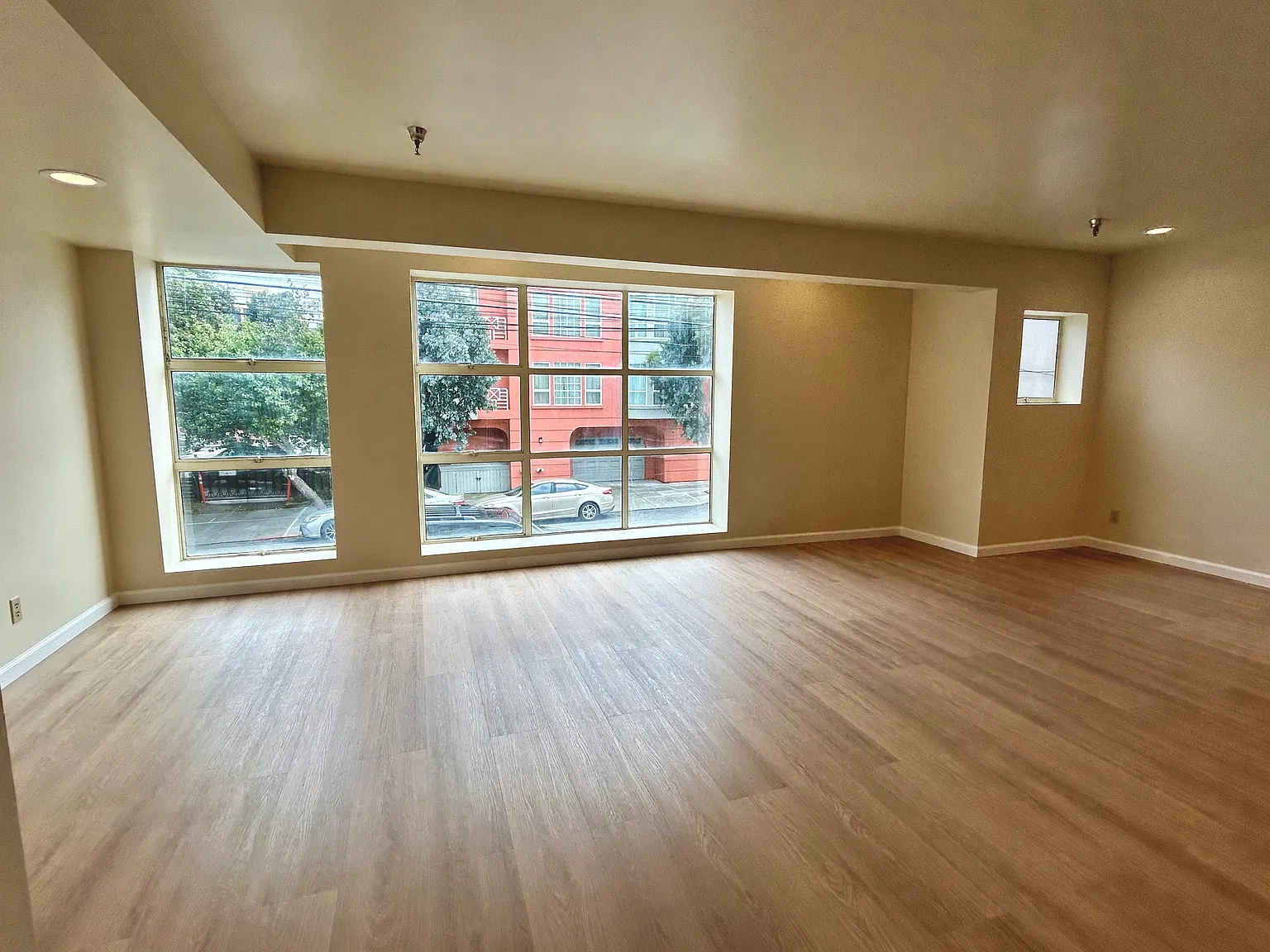 2 bed, $4,550 — Photo 3