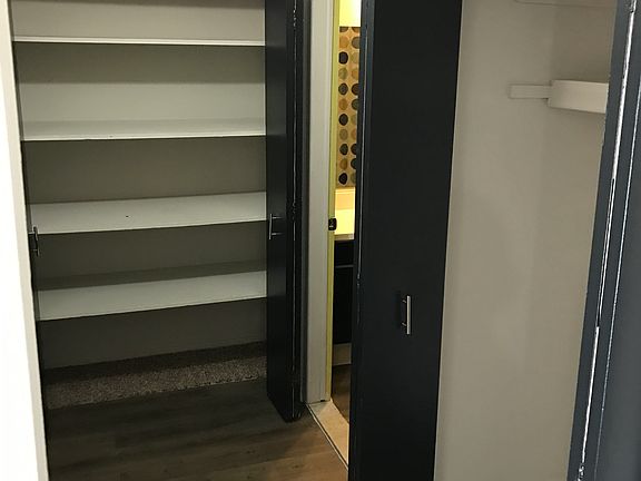 4th image of 925 Laprairie St #113-101-1