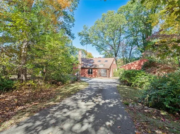 10 Midway St, Scituate, RI 02857