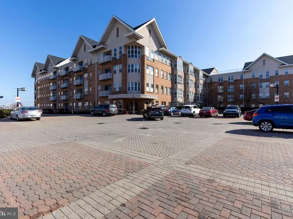 23 Pierside Dr Unit 217, Baltimore, MD 21230