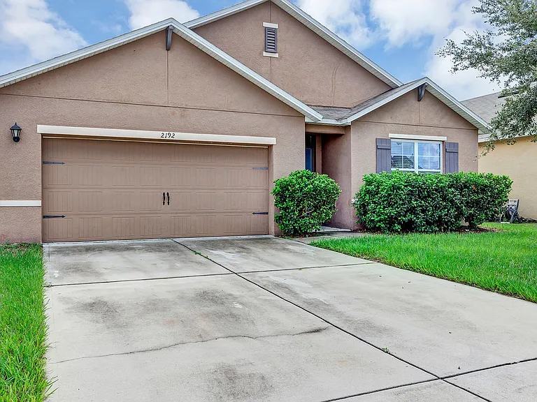 2192 Rose Blvd — Photo 1