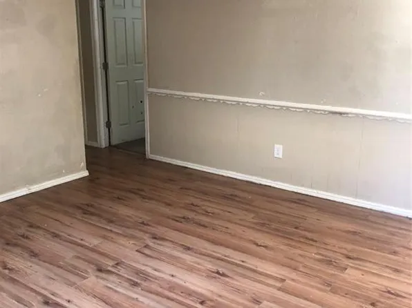 7808 NW 6th St, Oklahoma City, OK 73127