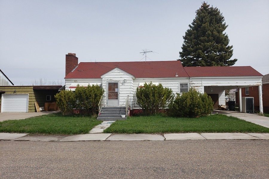 1st image of 612 Williams St