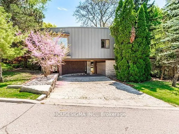 94 Laurentide Dr, Toronto, ON M3A 3E5