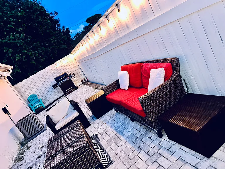 212 Corto Pl — Photo 6