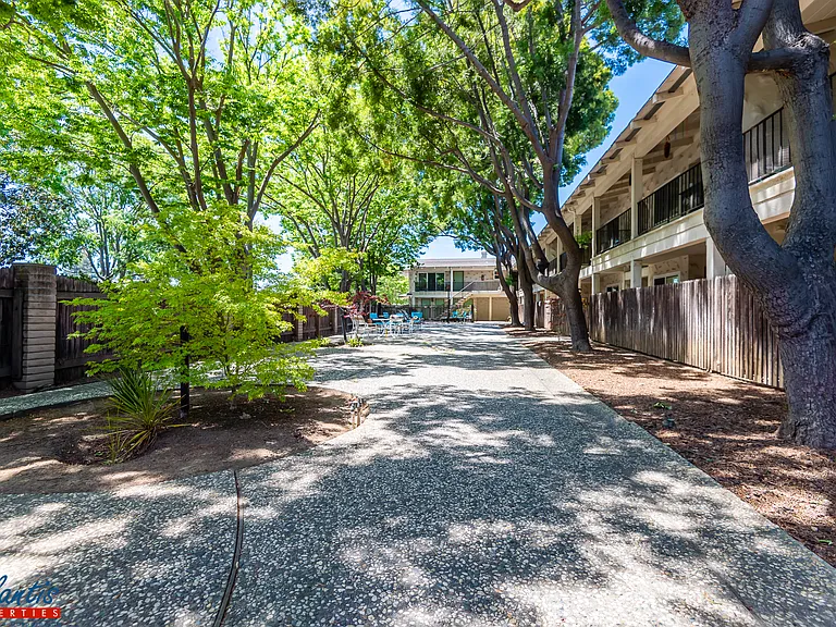199 Acalanes Dr #8 — Photo 2