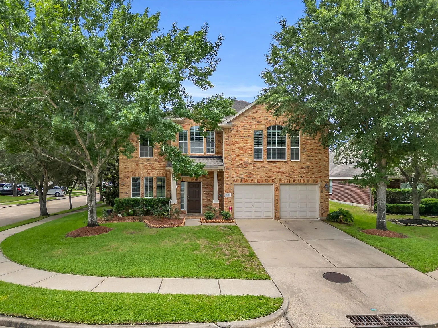 5 bed, 3.5 bath, 3062 sqft, $2,900 — Photo 2