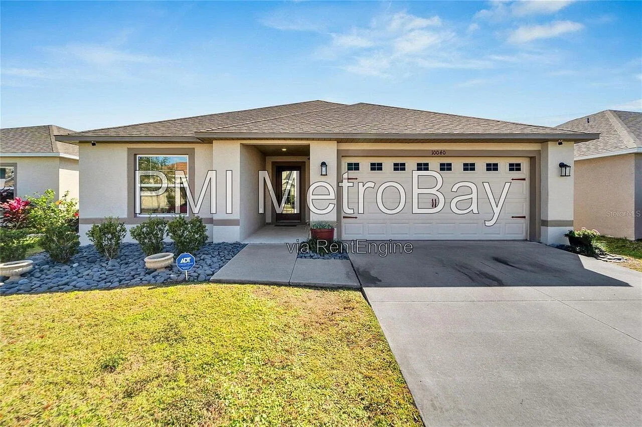 4 bed, 2.0 bath, 1869 sqft, $2,495 — Photo 1