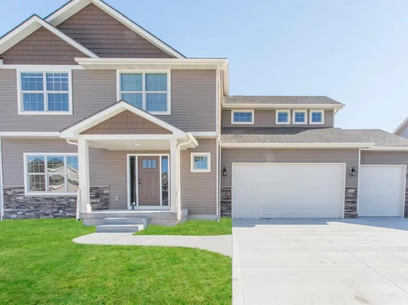 512 SE 17th St, Grimes, IA 50111