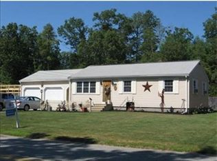 18 W River Rd, Uxbridge, MA 01569