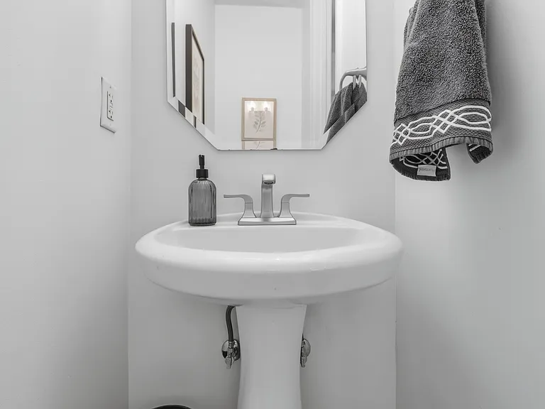 1101 Walnut St #1202 — Photo 31