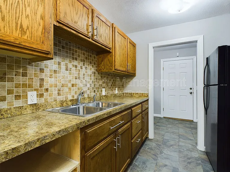 3024 Flora Ave — Photo 5