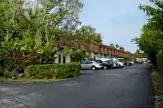 2 bed, 1.5 bath, 1110 sqft, $2,000 — Photo 3