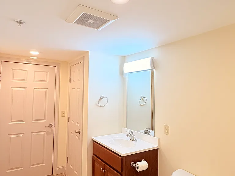 191 College St #203 — Photo 41