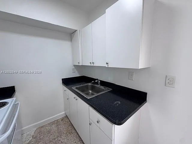 900 SW 5th Ave #3 — Photo 15