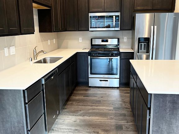 3rd image of 6430 Langly Ave