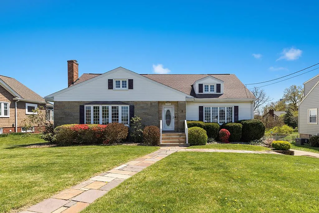 144 Ridgecrest Road photo 1